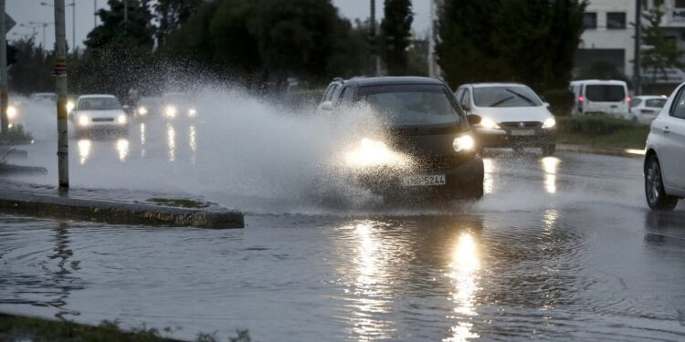 Έκτακτο Δελτίο ΕΜΥ: Με βροχές και καταιγίδες στη μισή χώρα – Η πρόγνωση μέχρι τα Χριστούγεννα