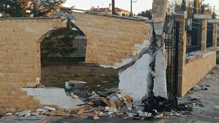 Τραγωδία στη Θεσσαλονίκη: Νεκρός 24χρονος σε τροχαίο – Το ΙΧ του καρφώθηκε σε τοίχο