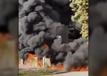 Τραγωδία στην Καβάλα – Πήγε να σβήσει φωτιά σε γειτονικό σπίτι, εισέπνευσε καπνό και πέθανε – Βίντεο