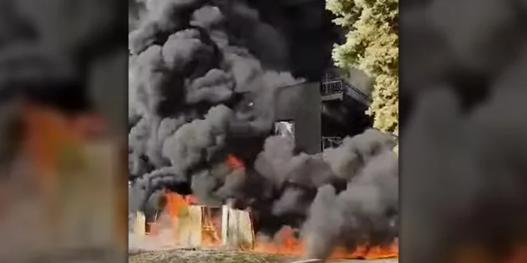 Τραγωδία στην Καβάλα – Πήγε να σβήσει φωτιά σε γειτονικό σπίτι, εισέπνευσε καπνό και πέθανε – Βίντεο