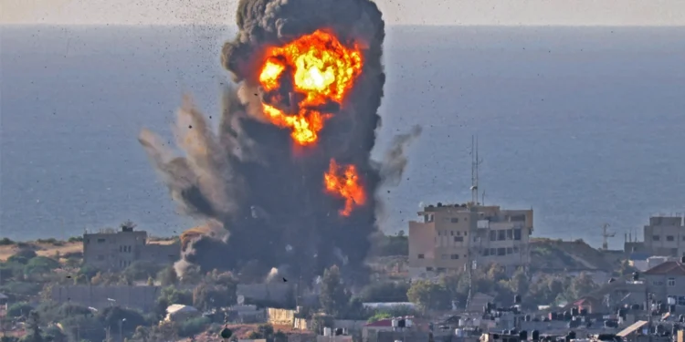 Πόλεμος στο Ισραήλ: Συνεχίζονται οι βομβαρδισμοί στη Λωρίδα της Γάζας μετά το τέλος της ανακωχής