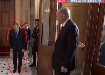 Ντοκουμέντο ραγιαδισμού: Ο Γεραπετρίτης υποκλίθηκε στον Ταγίπ Ερντογάν!