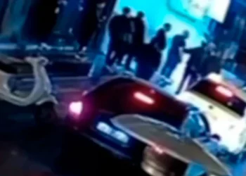 Βίντεο-σοκ από το Γκάζι: Η στιγμή που ο γκάνγκστερ πυροβολεί εν ψυχρώ τους τρεις Κρητικούς