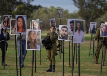 Ιστορίες ανείπωτης φρίκης από το Ισραήλ: «Οι μαχητές της Χαμάς βίαζαν και νεκρές γυναίκες»