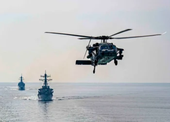 Ερυθρά Θάλασσα: Δέκα αντάρτες Χούτι σκότωσαν οι Αμερικανοί – Βύθισαν τρία σκάφη μετά από επίθεση σε φορτηγό πλοίο