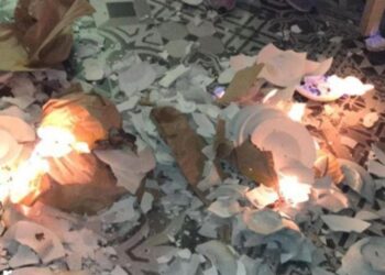 Θεσσαλονίκη: Σπάσανε 20.000 φλεγόμενα πιάτα ακούγοντας Βασίλη Καρρά (Βίντεο)