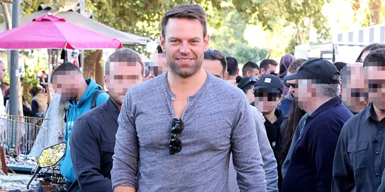 ΣΥΡΙΖΑ: Παραλίγο να απολυθεί δημοσιογράφος στο «Κόκκινο» μετά από ανάρτησή της για τον Κασσελάκη και τον σκύλο του