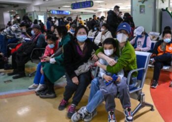 H «κινεζική» πνευμονία έφτασε στην Ευρώπη – Τι εκτιμούν τρεις Έλληνες καθηγητές για τον ενδεχόμενο κίνδυνο