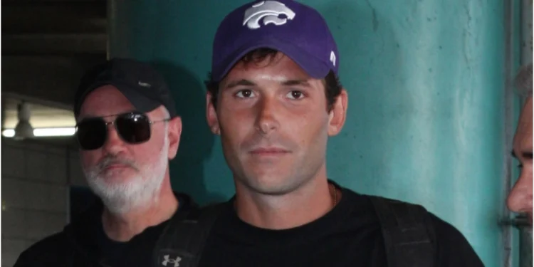 Αράχωβα: Tι απαντά πρώην παίκτης του «Survivor» για την εμπλοκή του ονόματός του στην υπόθεση του χάσκι