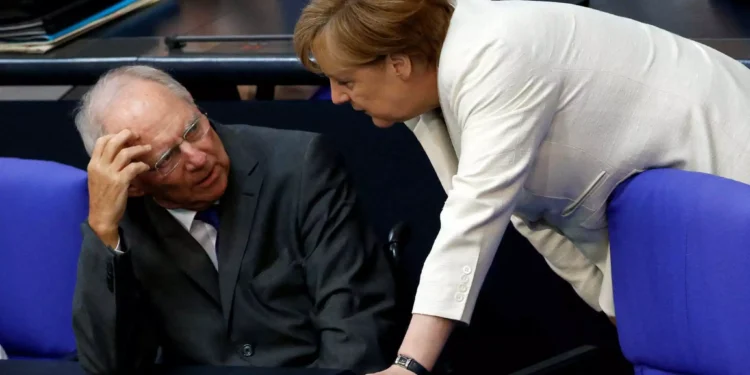 Άνγκελα Μέρκελ για Βόλφγκανγκ Σόιμπλε: «Ήταν ο πολιτικός μου δάσκαλος και πρότυπο για εκατομμύρια ανθρώπους»