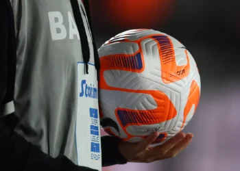 Super League 1: Ποινή αποκλεισμού ομάδων από το πρωτάθλημα προβλέπει η Πράξη Νομοθετικού Περιεχομένου για τους αγώνες κεκλεισμένων των θυρών