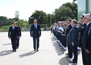 Δένδιας: Η Ελλάδα στέλνει φρεγάτα στην Ερυθρά Θάλασσα