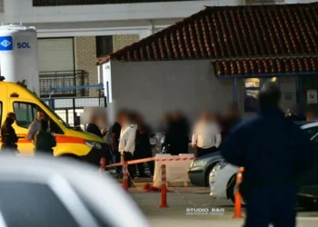 Ναύπλιο: «Προσπαθούσαμε να καλύψουμε ασθενείς και να προστατευτούμε» λένε εργαζόμενοι στο νοσοκομείο για τους πυροβολισμούς από Ρομά