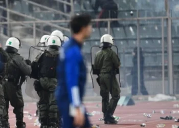 Η ΕΛ.ΑΣ θέλει συγκεκριμένο dress code την ώρα που οι φίλαθλοι θα μπαίνουν στα γήπεδα (vid)