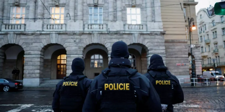 Πράγα: Τον 24χρονο μακελάρη βοήθησε η κοπέλα του – Ημέρα εθνικού πένθους το Σάββατο στη χώρα