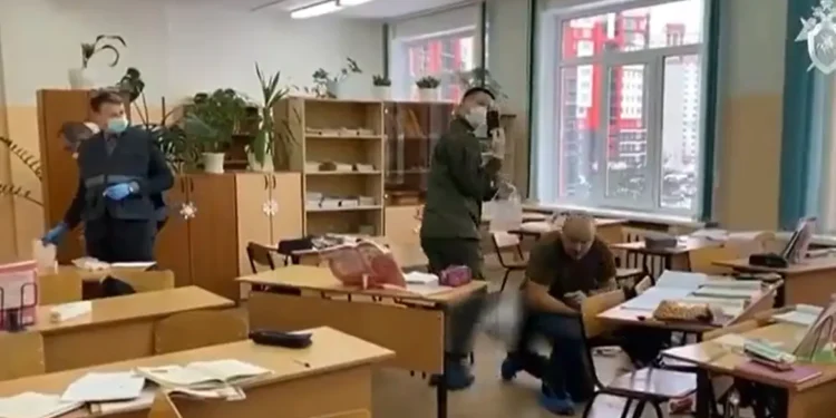 Ρωσία: 14χρονη μπήκε σε σχολείο με καραμπίνα και σκότωσε μια συμμαθήτριά της – Τραυμάτισε άλλους 5 και αυτοκτόνησε