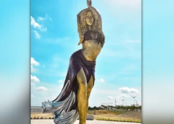 Σακίρα: Έγινε άγαλμα 6 μέτρων στην πατρίδα της, Κολομβία