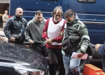 Γυναικοκτονία στη Σαλαμίνα: «Σκέφτηκα να αυτοκτονήσω, αλλά μύρισα το μπαρούτι και ανακατεύτηκα» λέει ο δράστης – Όλη η δικογραφία