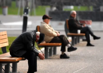 ΕΛΣΤΑΤ: Μειώθηκε κατά 0,5% ο πληθυσμός της Ελλάδας σε σχέση με πέρυσι – To 22,9% είναι 65 ετών και άνω