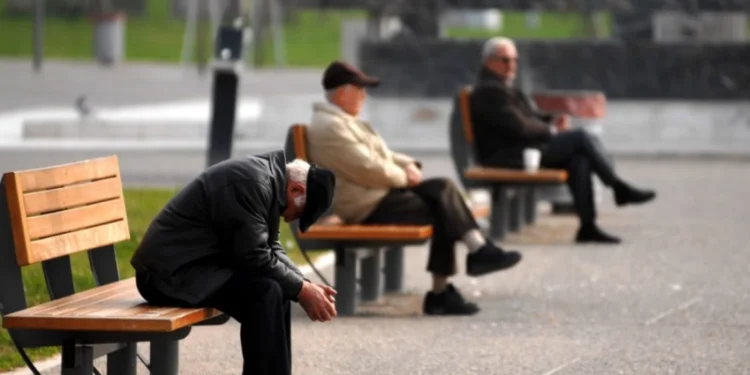 ΕΛΣΤΑΤ: Μειώθηκε κατά 0,5% ο πληθυσμός της Ελλάδας σε σχέση με πέρυσι – To 22,9% είναι 65 ετών και άνω