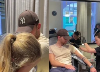 Ερωτευμένος νεαρός έκανε το «πιο ηλίθιο τατουάζ» και προκάλεσε την οργή του διαδικτύου