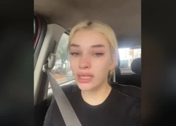 Η TikToker Δήμητρα Λιαράκου καταγγέλλει σεξουαλική παρενόχληση από δημοτικούς αστυνομικούς στην Αθήνα – «Πάμε σπίτι μου να βρούμε την ασφάλεια;»