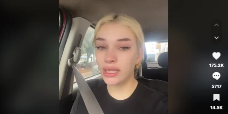 Η TikToker Δήμητρα Λιαράκου καταγγέλλει σεξουαλική παρενόχληση από δημοτικούς αστυνομικούς στην Αθήνα – «Πάμε σπίτι μου να βρούμε την ασφάλεια;»