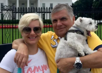 Γιώργος Τράγκας: Βρέθηκαν αδήλωτα εισοδήματά του €2,7 εκατ. – Ο γιος κατηγορεί για ξέπλυμα τον Ελβετό συνεκτελεστή της διαθήκης