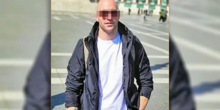 Ακρωτηρίασαν το ένα πόδι του αστυνομικού που τραυματίστηκε από τη φωτοβολίδα – Δίνει μάχη για τη ζωή του