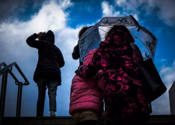 Καιρός: Καταιγίδες και χαλάζι μέχρι το βράδυ της Πέμπτης – Πώς θα κινηθεί η κακοκαιρία