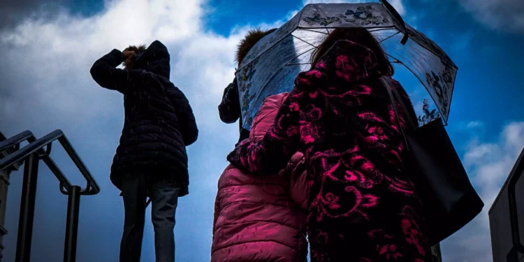 Καιρός: Καταιγίδες και χαλάζι μέχρι το βράδυ της Πέμπτης – Πώς θα κινηθεί η κακοκαιρία