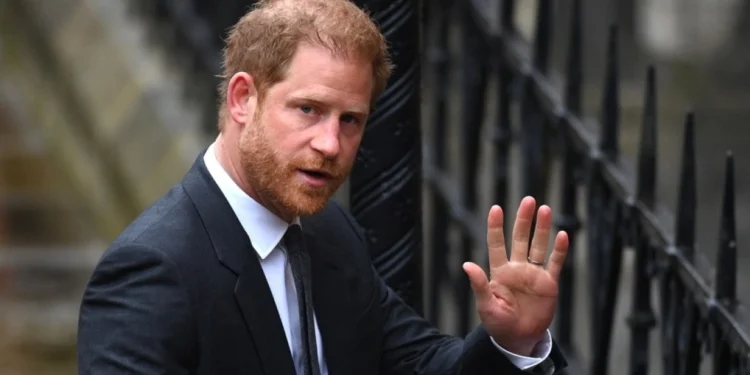 Χάρι: Θέλει να τα ξαναβρεί με την οικογένειά του – Σκέφτεται να γυρίσει στη Βρετανία, λέει πηγή από το περιβάλλον του