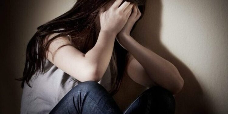 Κάλυμνος: Στο εδώλιο ο πατέρας που εξωθούσε την ανήλικη κόρη του σε πορνεία για 5 ευρώ