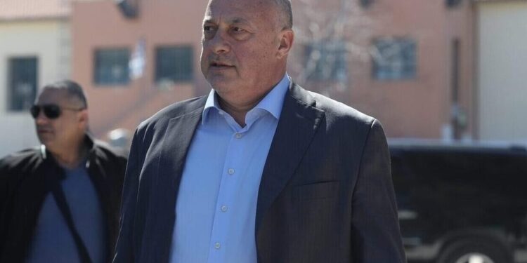 Αχιλλέας Μπέος: «Τα παιδιά μεγαλώνουν με πατέρα και μάνα – Μην προπαγανδίζετε κάτι μη φυσιολογικό»