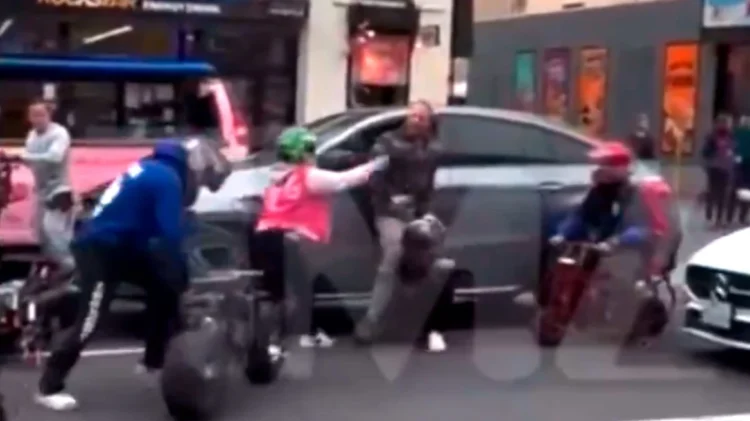 Ίαν Ζίρινγκ: Άγριος ξυλοδαρμός του ηθοποιού από μηχανόβιους στο Λος Άντζελες