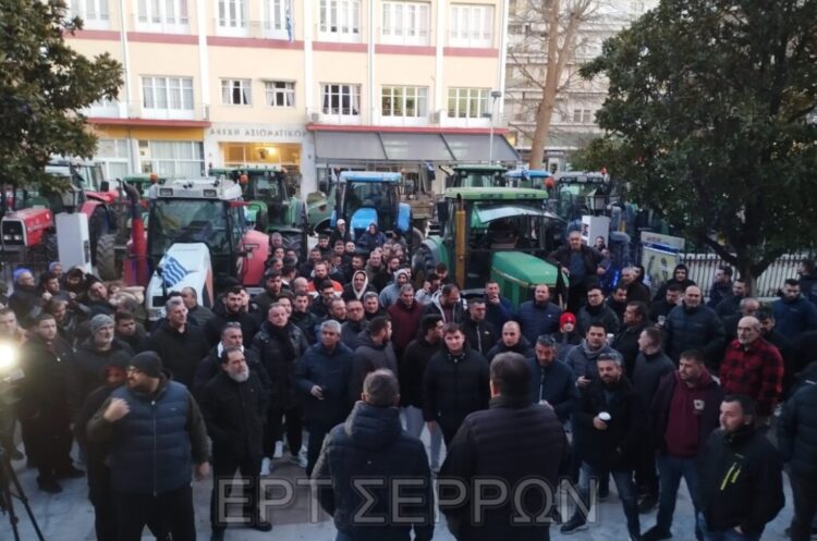Σέρρες: Με τα τρακτέρ στην Εγνατία για Θεσσαλονίκη οι αγρότες