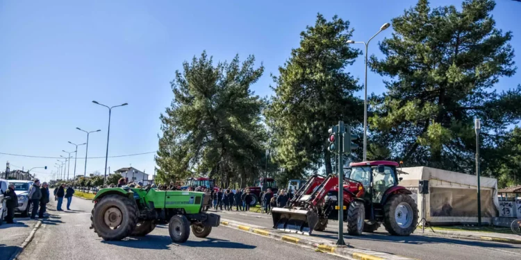 Μητσοτάκης: Πρόσθετη αποζημίωση στους αγρότες από 5.000 έως 10.000 ευρώ στον εξοπλισμό