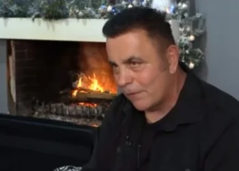 Χάρης Ακριτίδης: Δεν κάνω τίποτα μόνος μου, η γυναίκα μου με κάνει μπάνιο και μου φοράει τα εσώρουχα