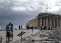 Καιρός: Συννεφιά, τοπικές βροχές αλλά και άνοδος θερμοκρασίας – Αναλυτική πρόγνωση