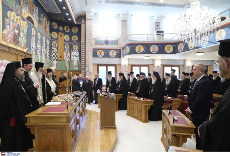 Έμμεσος εκβιασμός Ιεράς Συνόδου: Θα σας κρίνουμε στις κάλπες