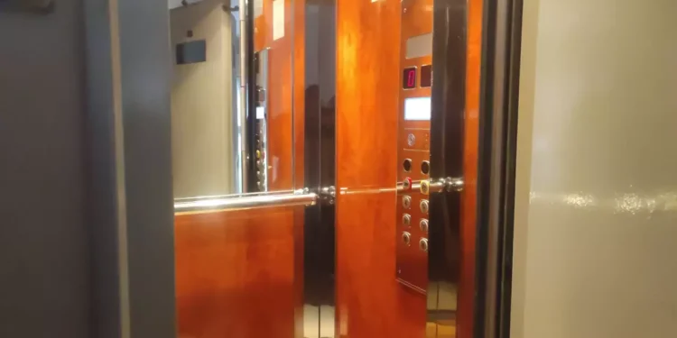 Άγιος Παντελεήμονας: Ανθρωποκυνηγητό για τον «δράκο των ασανσέρ»