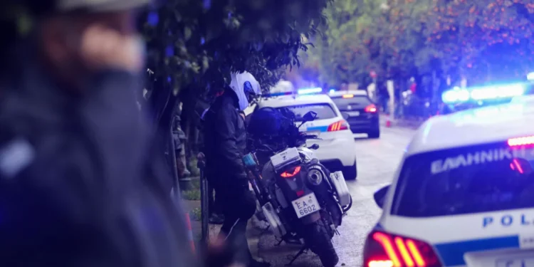 Φλώρινα: 54χρονος και 57χρονη είχαν στο σπίτι τους 29 όπλα, 72 κιλά πυρίτιδας, χιλιάδες σφαίρες – Ενημερώθηκε η Αντιτρομοκρατική