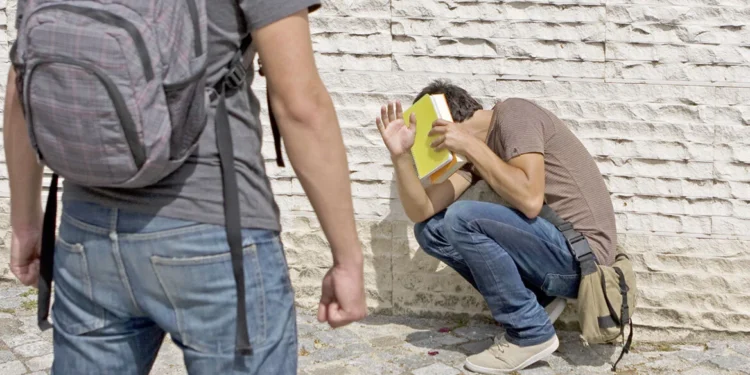 Αγία Παρασκευή: Για ένα κακούργημα και τέσσερα πλημμελήματα διώκονται οι ανήλικοι που επιτέθηκαν στον 14χρονο