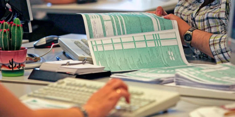 ΑΑΔΕ: Μόνιμο πλέον το… «φορολογικό διαζύγιο» για συζύγους – Τα οφέλη και οι παγίδες