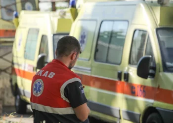 Αλεξανδρούπολη: Καταγγέλλουν ότι έπαθε εγκεφαλικό στο προαύλιο νοσοκομείου και του είπαν να περιμένει ασθενοφόρο