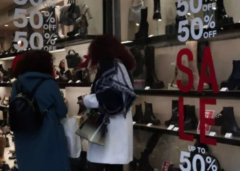 Χειμερινές εκπτώσεις: Ξεκινούν αύριο – Ποιες είναι οι προσδοκίες των εμπόρων