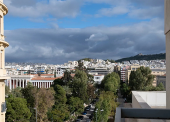 Οι αλλαγές στη φορολόγηση των ακινήτων: Αρχή με μείωση 10% του ΕΝΦΙΑ – Ποιοι ωφελούνται και υπό ποιες προϋποθέσεις