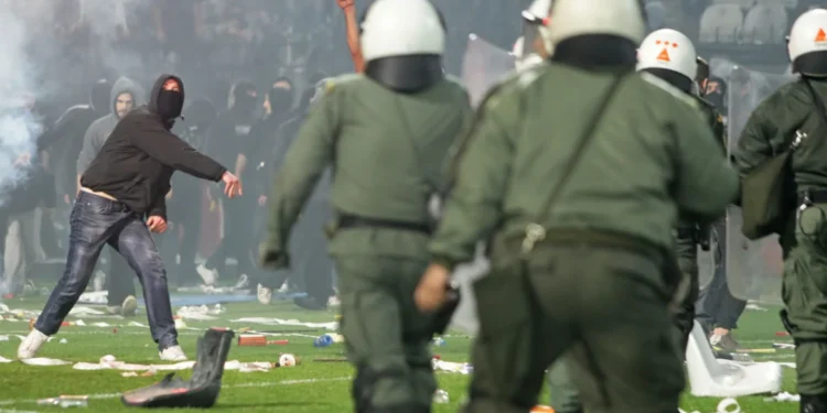 Τέσσερις δομικές αλλαγές για την αποτροπή της οπαδικής βίας – Κάμερες και ταυτοπροσωπία στα εισιτήρια