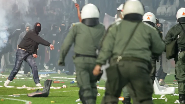 Τέσσερις δομικές αλλαγές για την αποτροπή της οπαδικής βίας – Κάμερες και ταυτοπροσωπία στα εισιτήρια