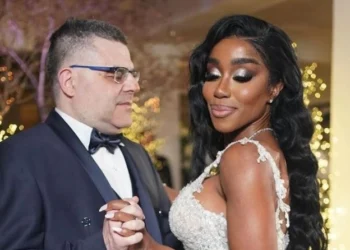 Ελίζαμπεθ Ελέτσι για το γάμο της που μπήκε στο στόχαστρο της ΑΑΔΕ: «Καρφωτή από κάποια γκόµενα που ζηλεύει»